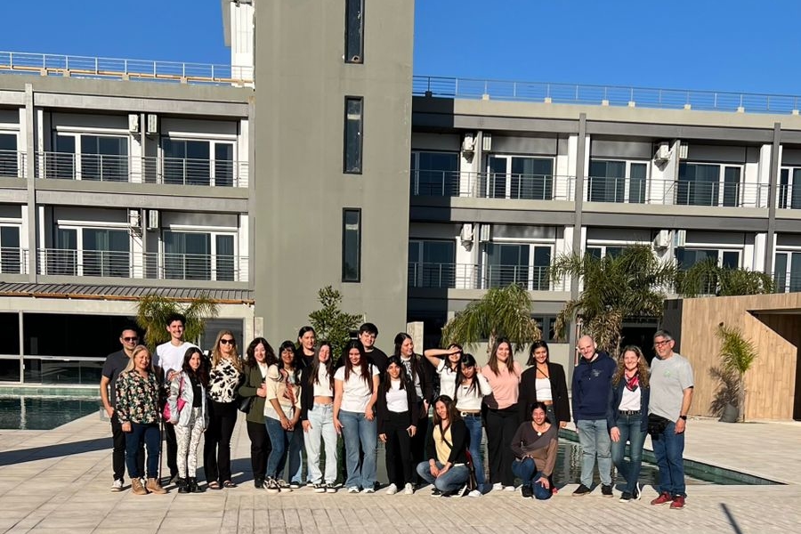 Gran experiencia: alumnos de hotelería del ISET 56 recorrieron el imponente hotel Sol de Funes